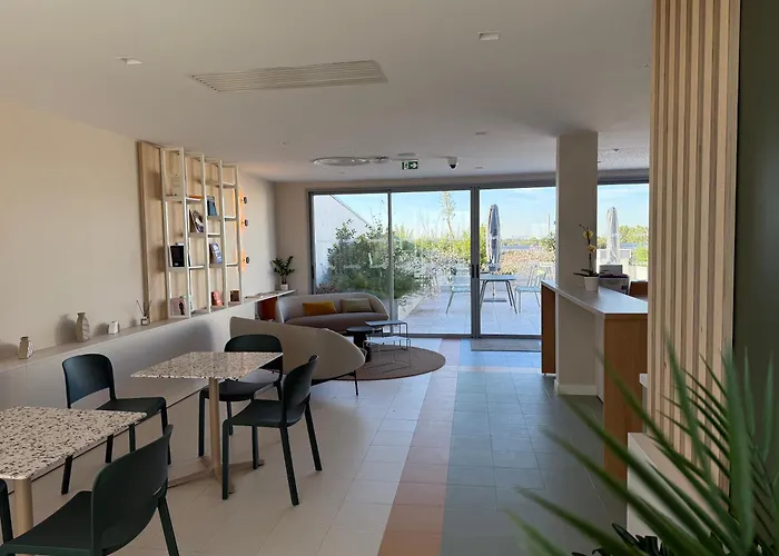 Apartahotel Sweetly Aeroparc 3*