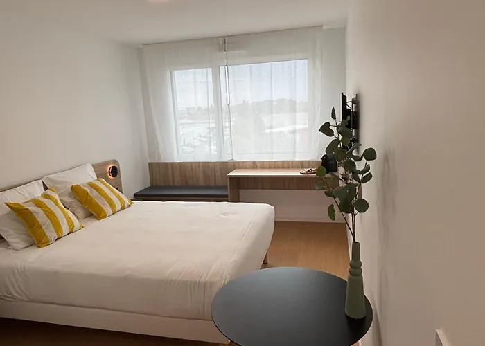 Apartahotel Sweetly Aeroparc